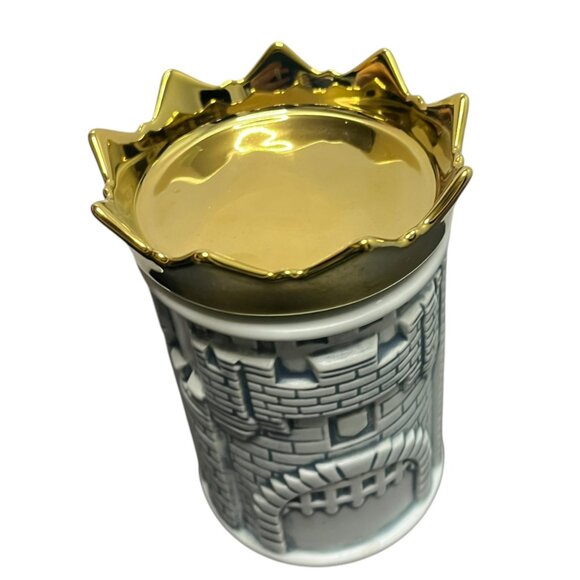 2022 Disney Parks Cinderella Castle Turret‎ Wax Candle Castle Garden Scent 10 Oz - Picture 4 of 10